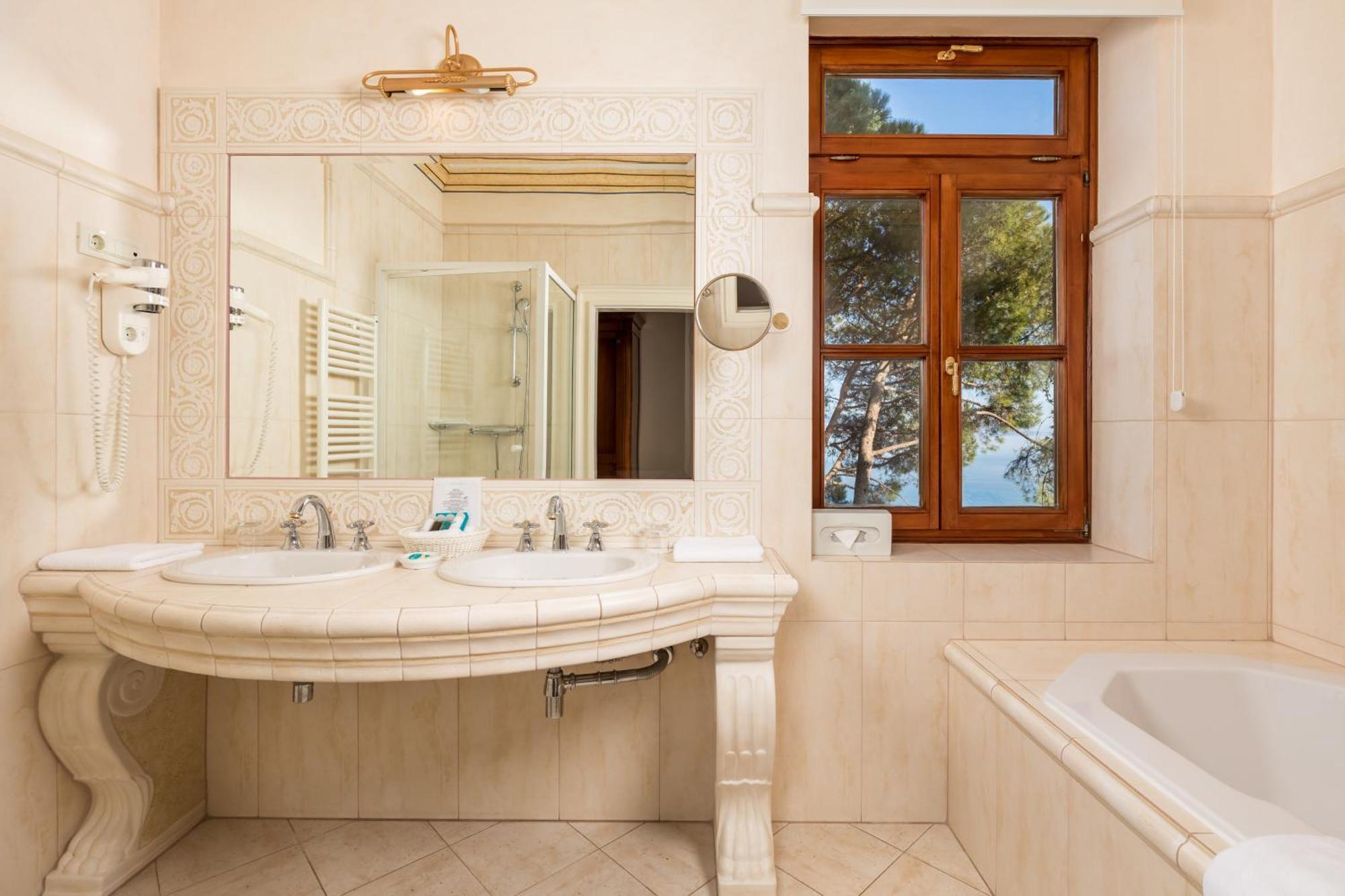 Hotel Miramar Opatija Luaran gambar
